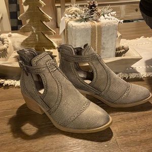 Women’s BKE faux leather booties . Never worn but to try on . Size 7